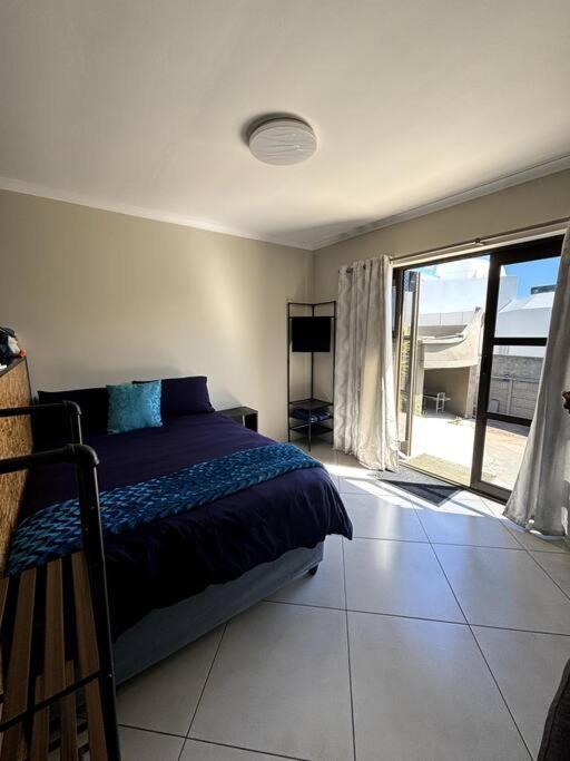 Penguins Cove Coastal Sanctuary Studio Apartment-Bloubergstrand Cidade Do Cabo Exterior foto